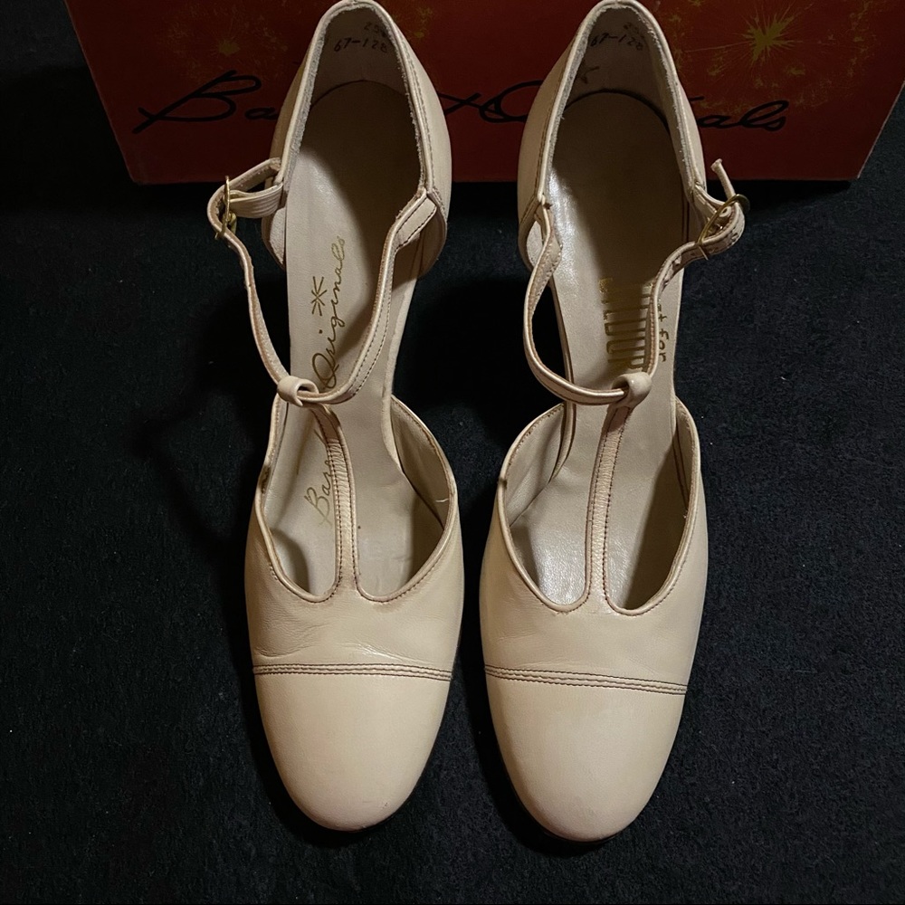 Barefoot Originals Jildor Vintage TStrap heels 6.5